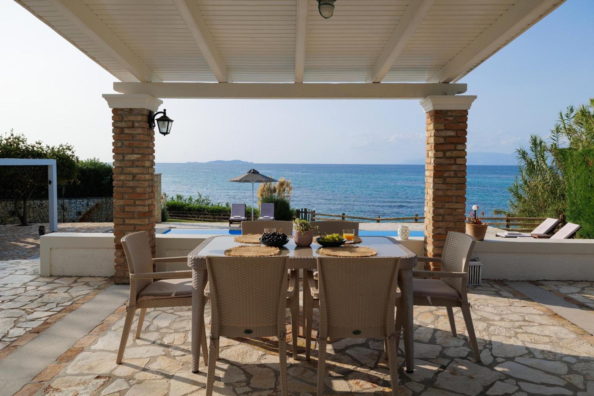 Beachfront Villa Dionysos - With Private Beach Sidárion Exterior foto