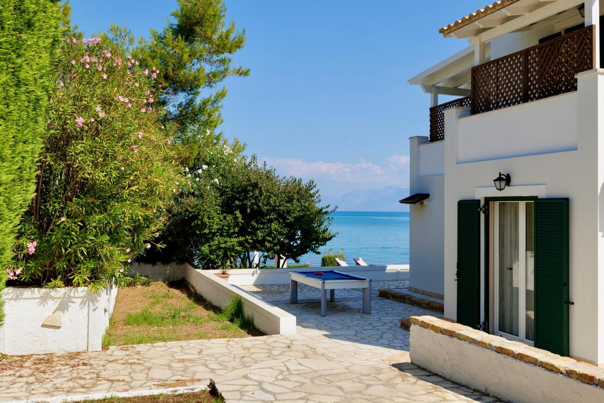 Beachfront Villa Dionysos - With Private Beach Sidárion Exterior foto